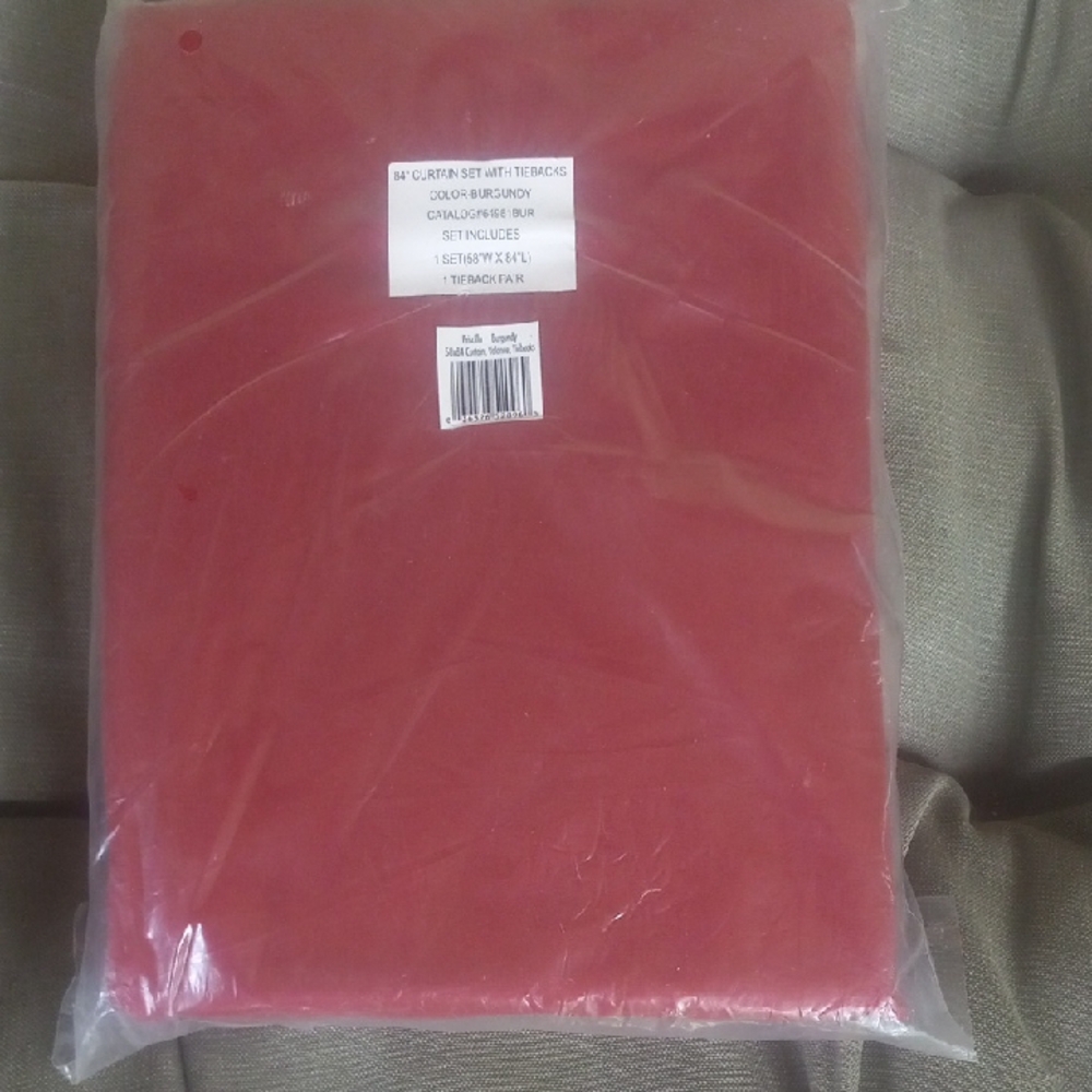 Red Curtain Set